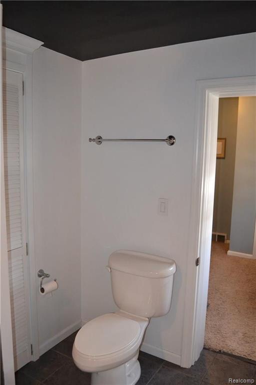 4430 Green Lake Road West Bloomfield, MI 48323 - Photo 13 of 21