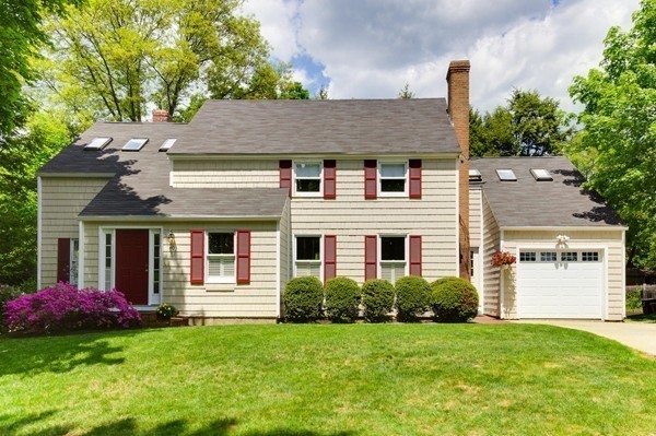 40 Canterbury Road Winchester, MA 01890 - Photo 1 of 26 Gallery Image 1