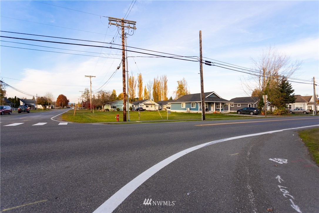 208 Front Street Sumas, WA 98295 - Photo 3 of 7 Gallery Image 3
