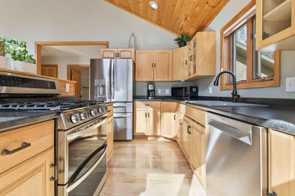 $389,900 | 31888 Green Scene Drive, Breezy Point, MN 56472