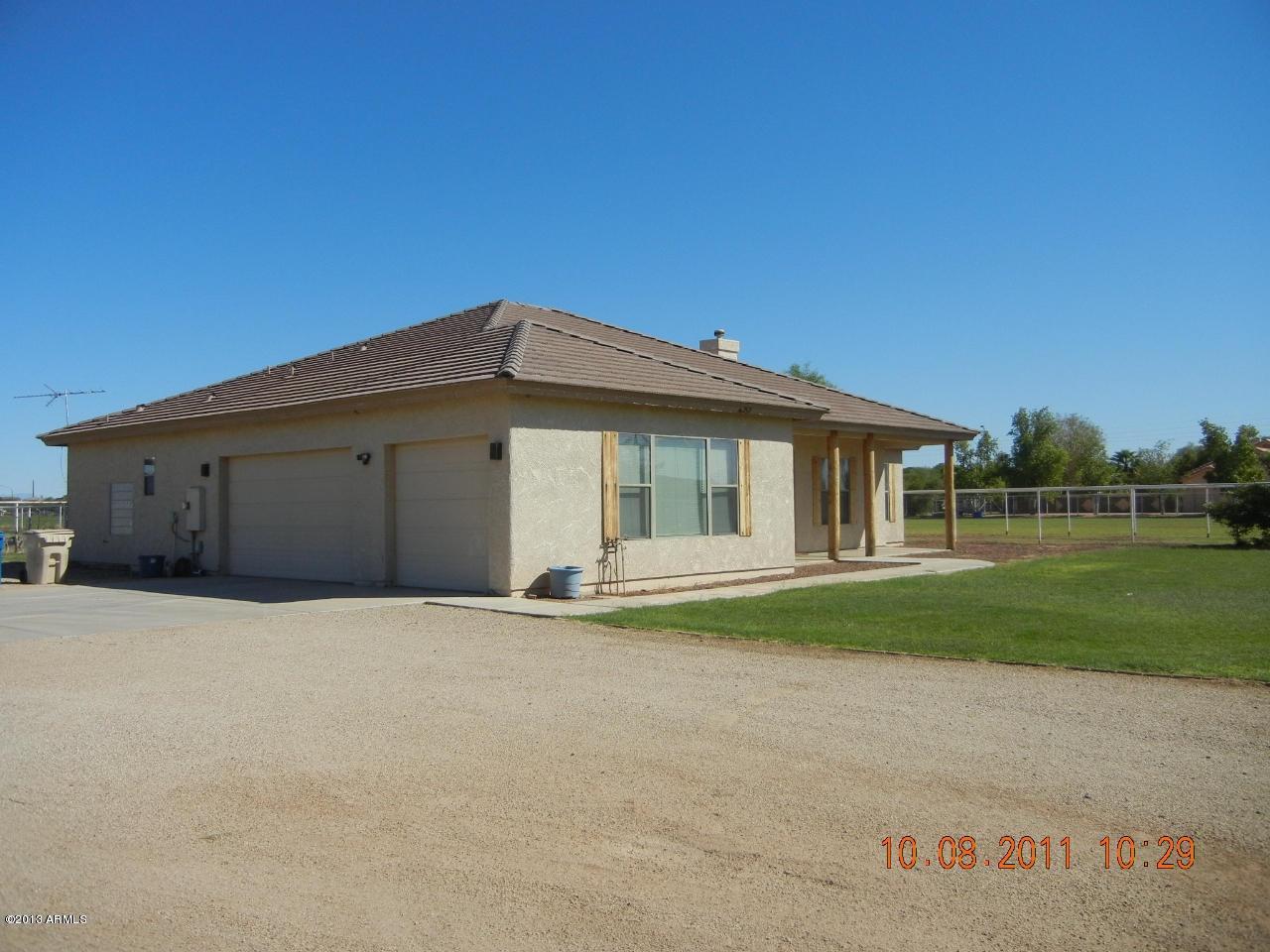 14232 East Willis Road Gilbert, AZ 85297 - Photo 2 of 16 Property Side View with Garage