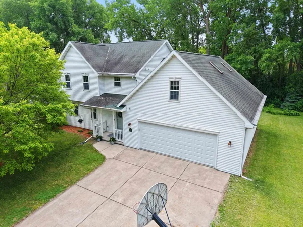 $429,900 | 2098 South Rock River Circle, De Pere, WI 54115