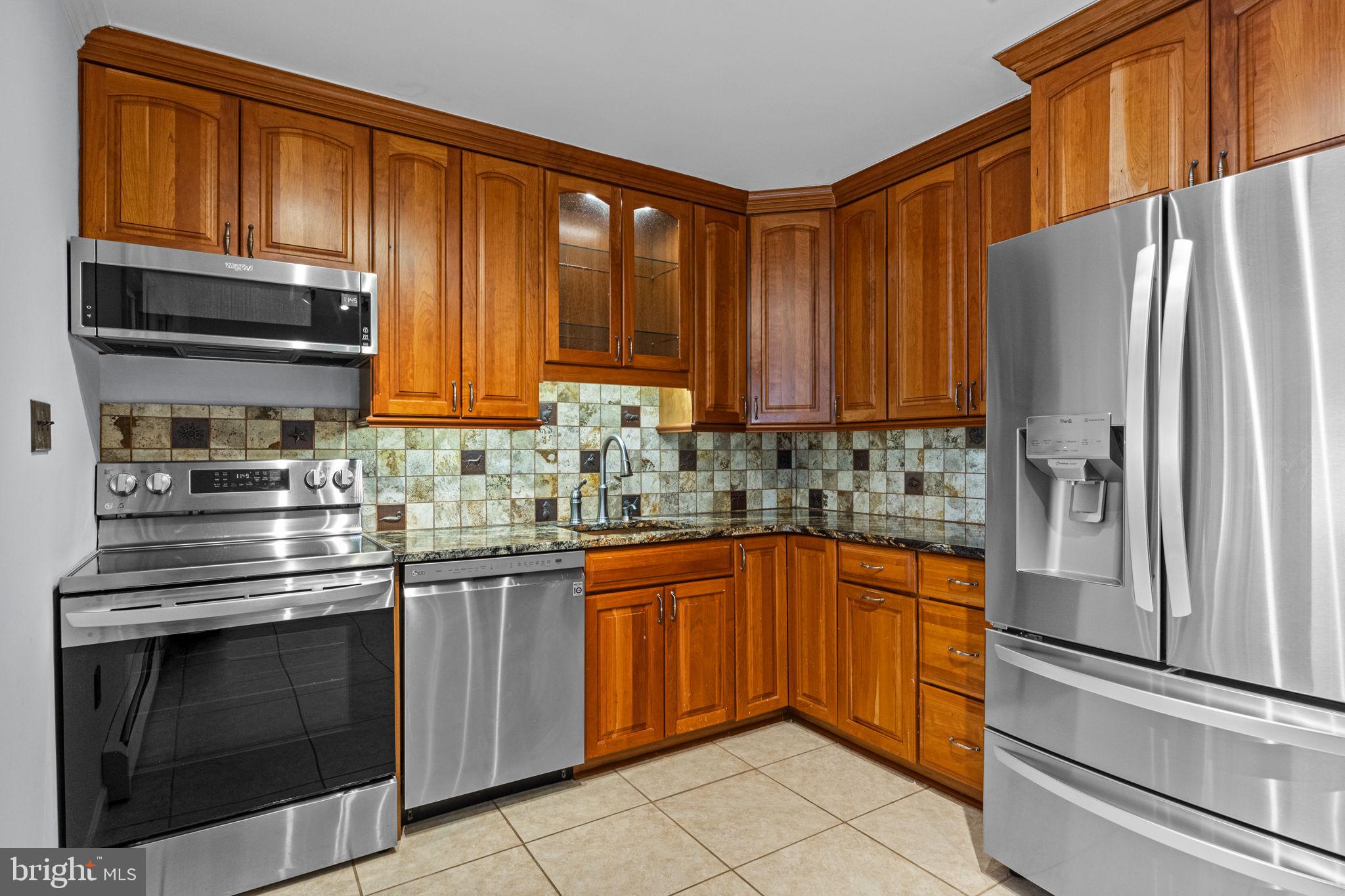 11 Quickset Road Levittown, PA 19057 - Photo 8 of 42 Gallery Image 8