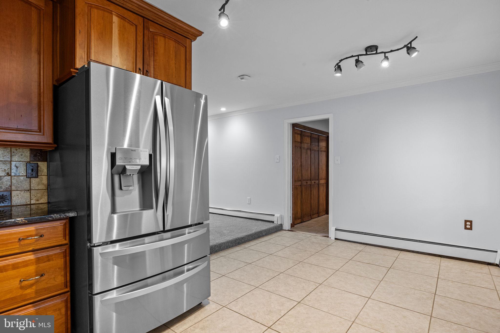 11 Quickset Road Levittown, PA 19057 - Photo 10 of 42 Gallery Image 10