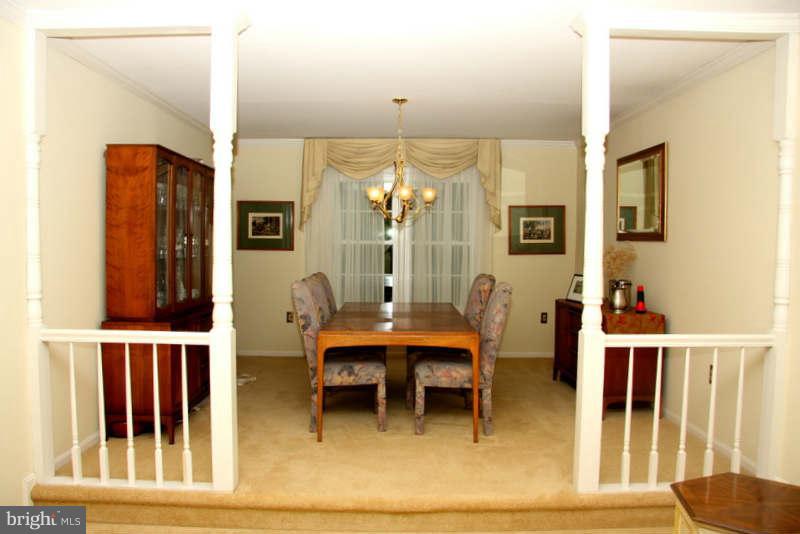 5263 Lewisham Road Fairfax, VA 22030 - Photo 11 of 26 Dining Room
