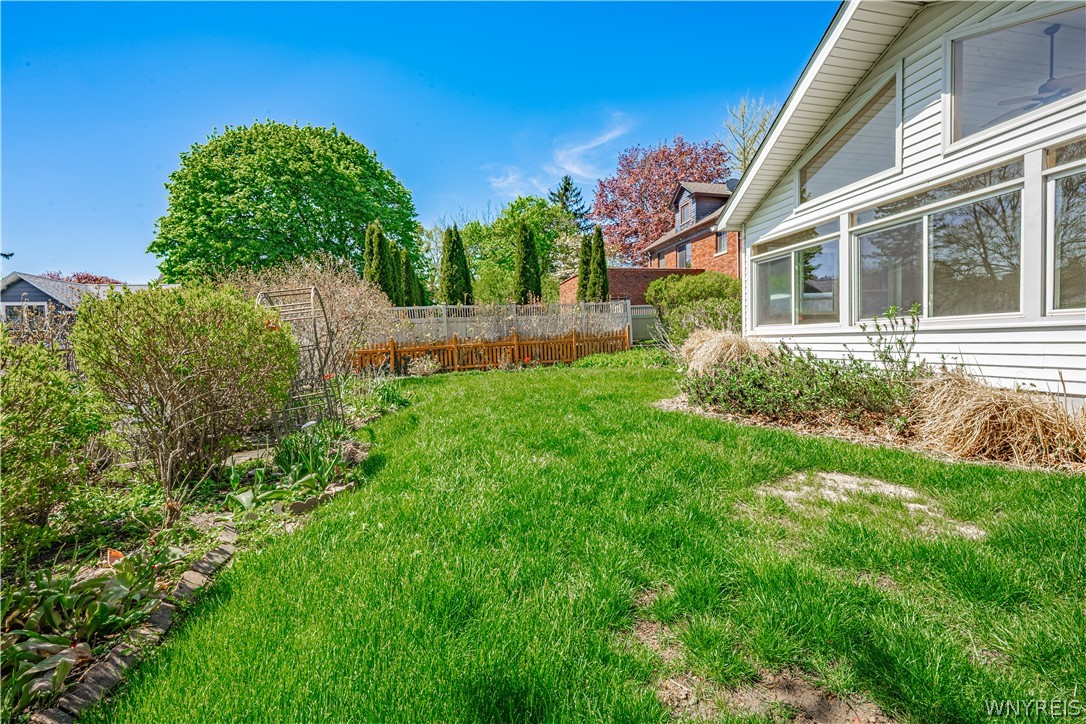 4831 Lewiston Road Niagara Falls, NY 14305 - Photo 9 of 46