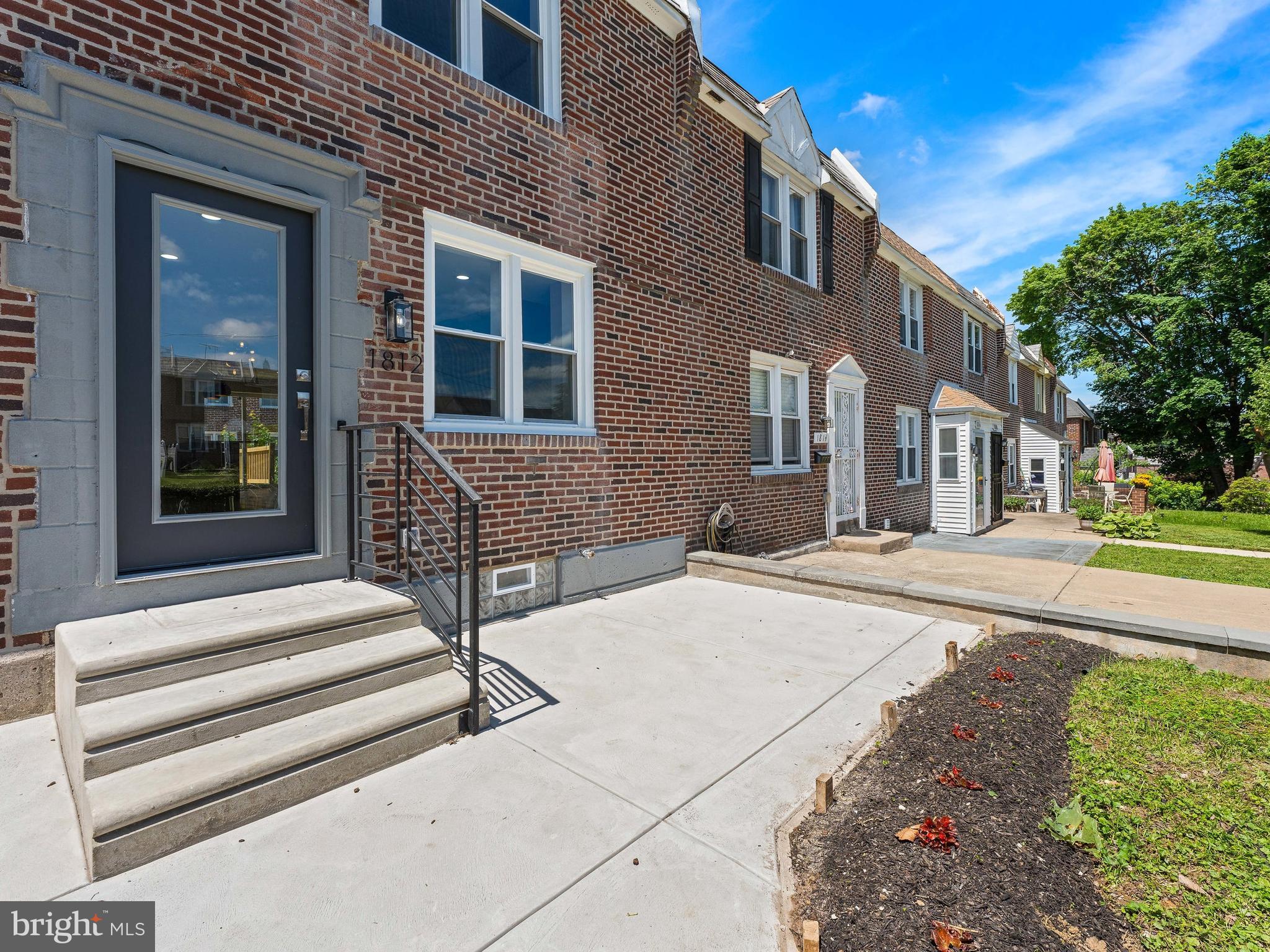1812 Farrington Road Philadelphia, PA 19151 - Photo 3 of 36 Gallery Image 3