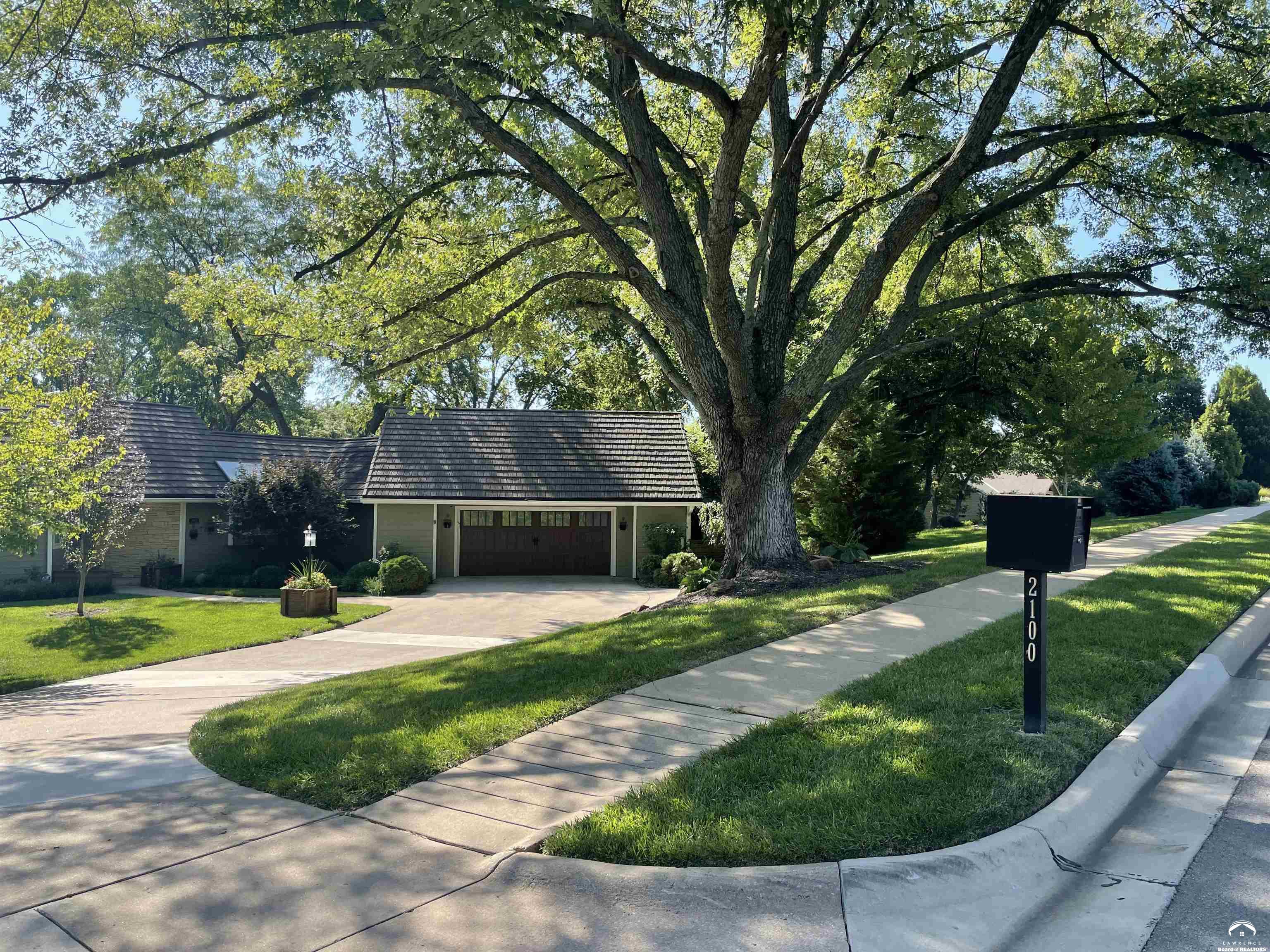 2100 Inverness Drive Lawrence, KS 66047 - Photo 4 of 100