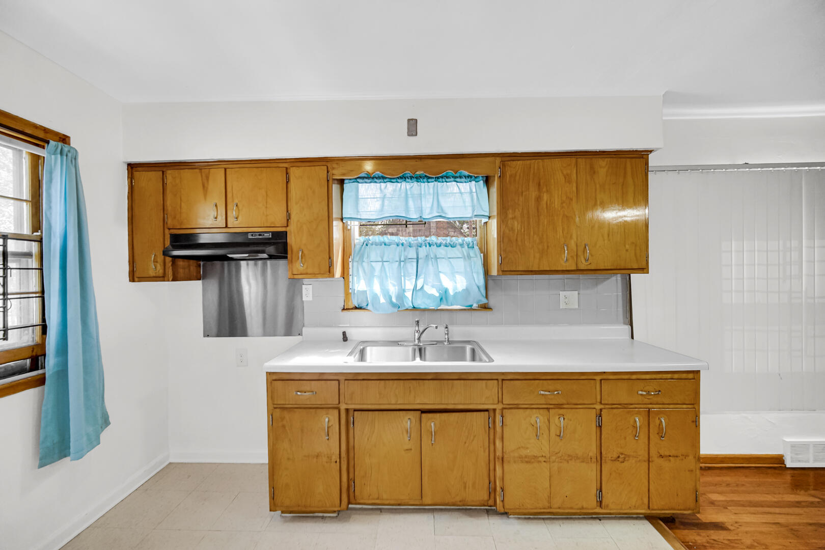 565 Porter Street Gary, IN 46406 - Photo 7 of 17 1620x1080
