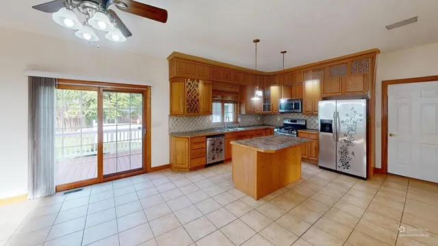 $685,000 | 18 Wildflower Lane, Agawam, MA 01001