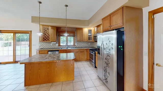 $685,000 | 18 Wildflower Lane, Agawam, MA 01001