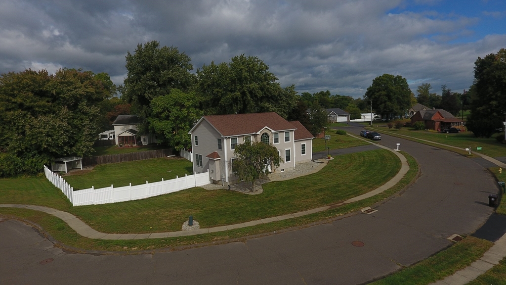 18 Wildflower Lane Agawam, MA 01001 - Photo 2 of 41