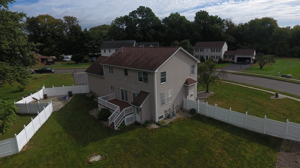 18 Wildflower Lane Agawam, MA 01001 - Photo 4 of 41