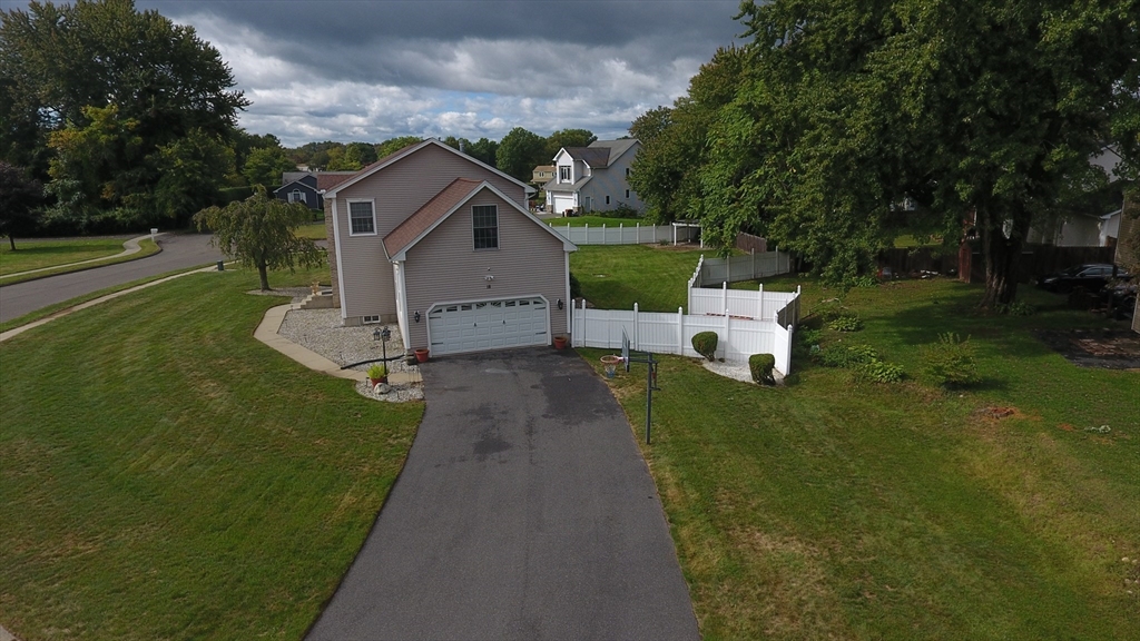 18 Wildflower Lane Agawam, MA 01001 - Photo 6 of 41