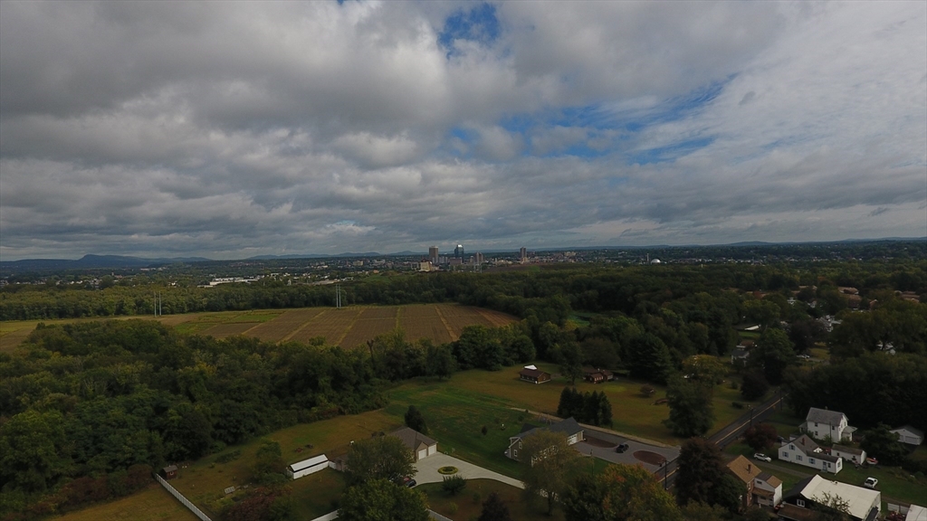 18 Wildflower Lane Agawam, MA 01001 - Photo 9 of 41