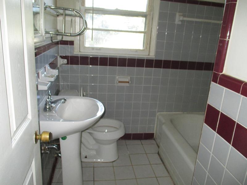 521 Needmore Road Clarksville, TN 37040 - Photo 3 of 8 Bathroom