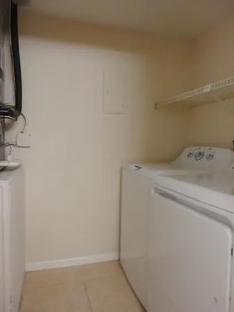 $1,200 | 425 Pine Glen Lane, Unit C2, Greenacres, FL 33463