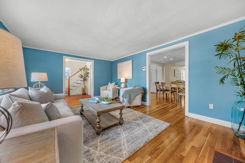 60 Sutton Road Needham, MA 02492 - Photo 3 of 31
