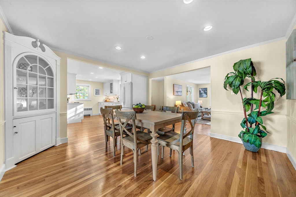 60 Sutton Road Needham, MA 02492 - Photo 5 of 31