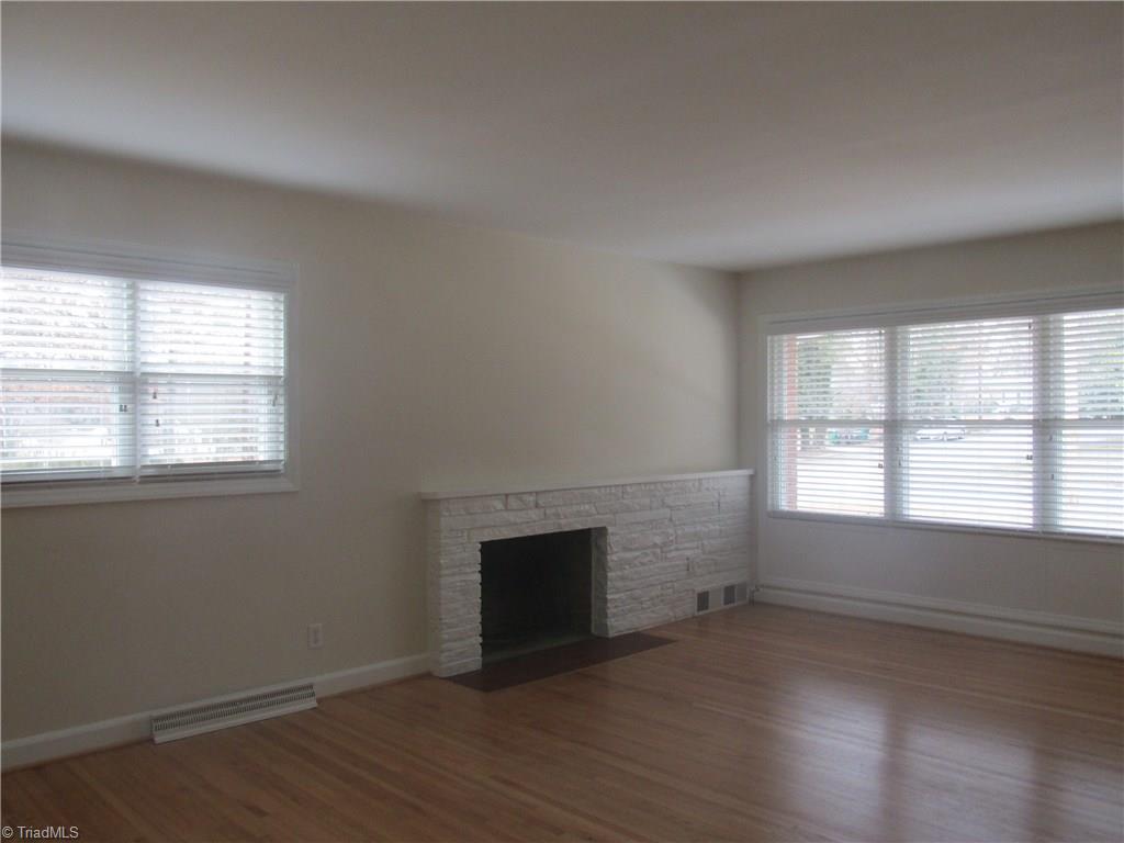 417 Rockspring Road High Point, NC 27262 - Photo 3 of 22 Living Room