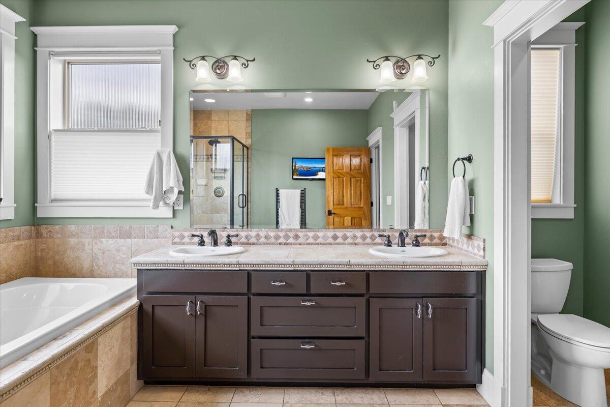 637 Oak Wood Eagle Point, OR 97524 - Photo 24 of 47
