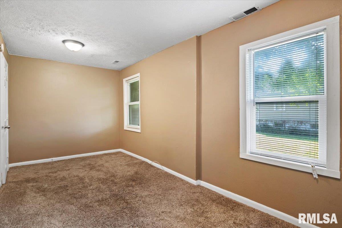 929 North Indiana Avenue Springfield, IL 62702 - Photo 14 of 28