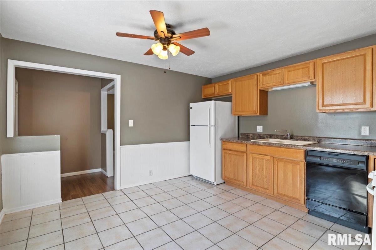 929 North Indiana Avenue Springfield, IL 62702 - Photo 8 of 28