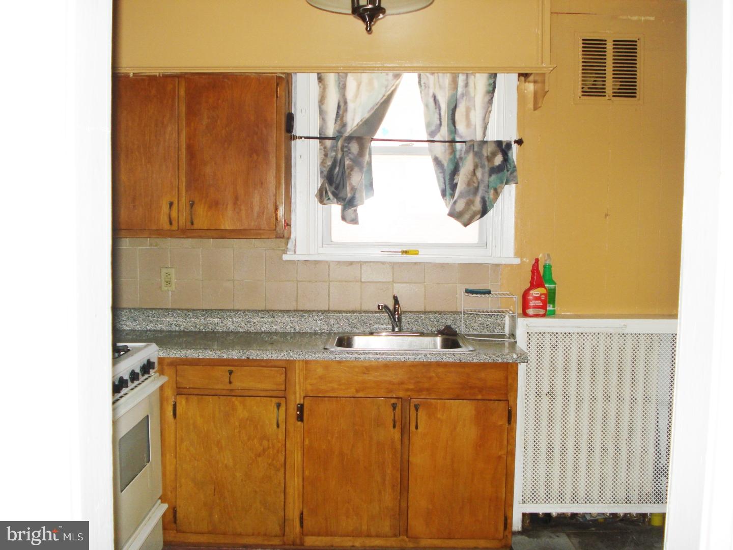 348 Margate Road Upper Darby, PA 19082 - Photo 10 of 21