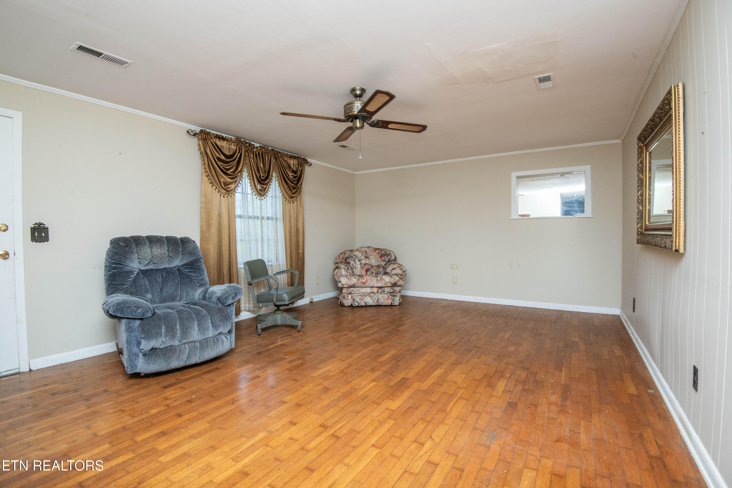 180 Bernard Road Sweetwater, TN 37874 - Photo 49 of 58 living 2