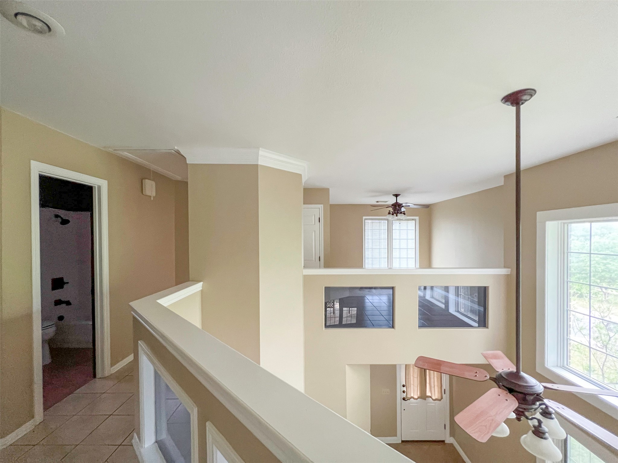 12010 Shady Springs Road Austin, TX 78758 - Photo 9 of 28 High Ceilings