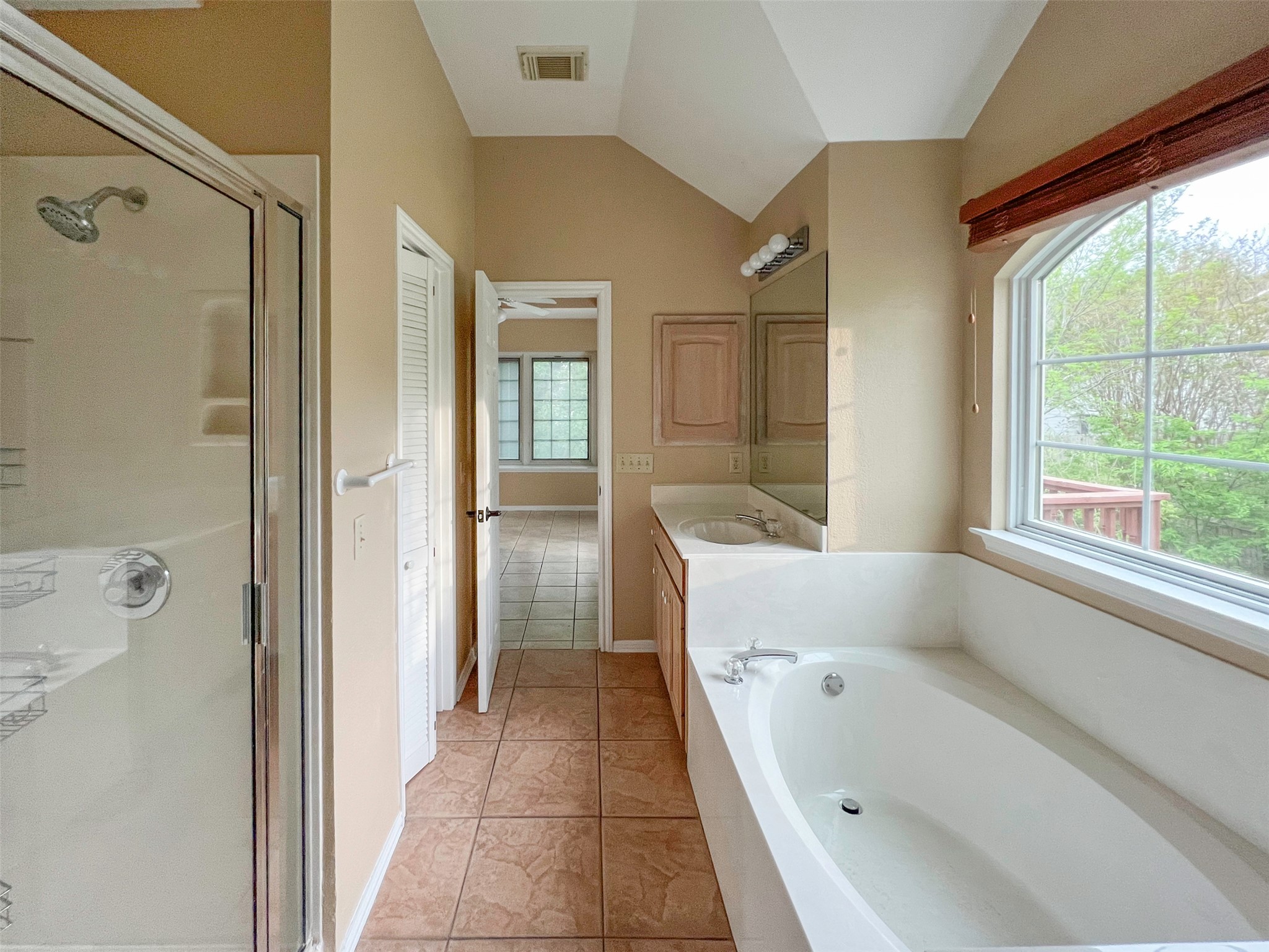 12010 Shady Springs Road Austin, TX 78758 - Photo 15 of 28 Primary Bathroom