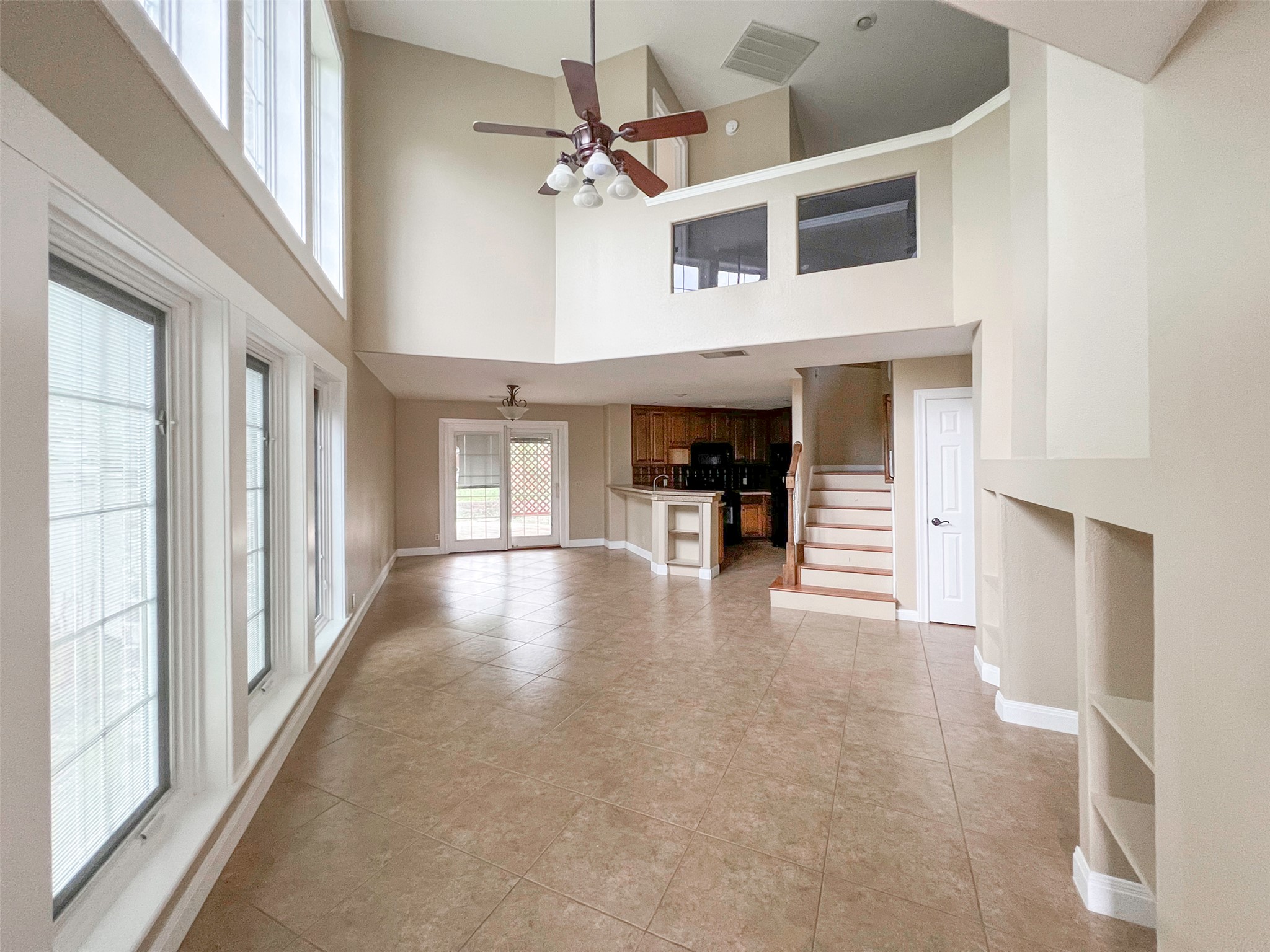 12010 Shady Springs Road Austin, TX 78758 - Photo 4 of 28 Living Room