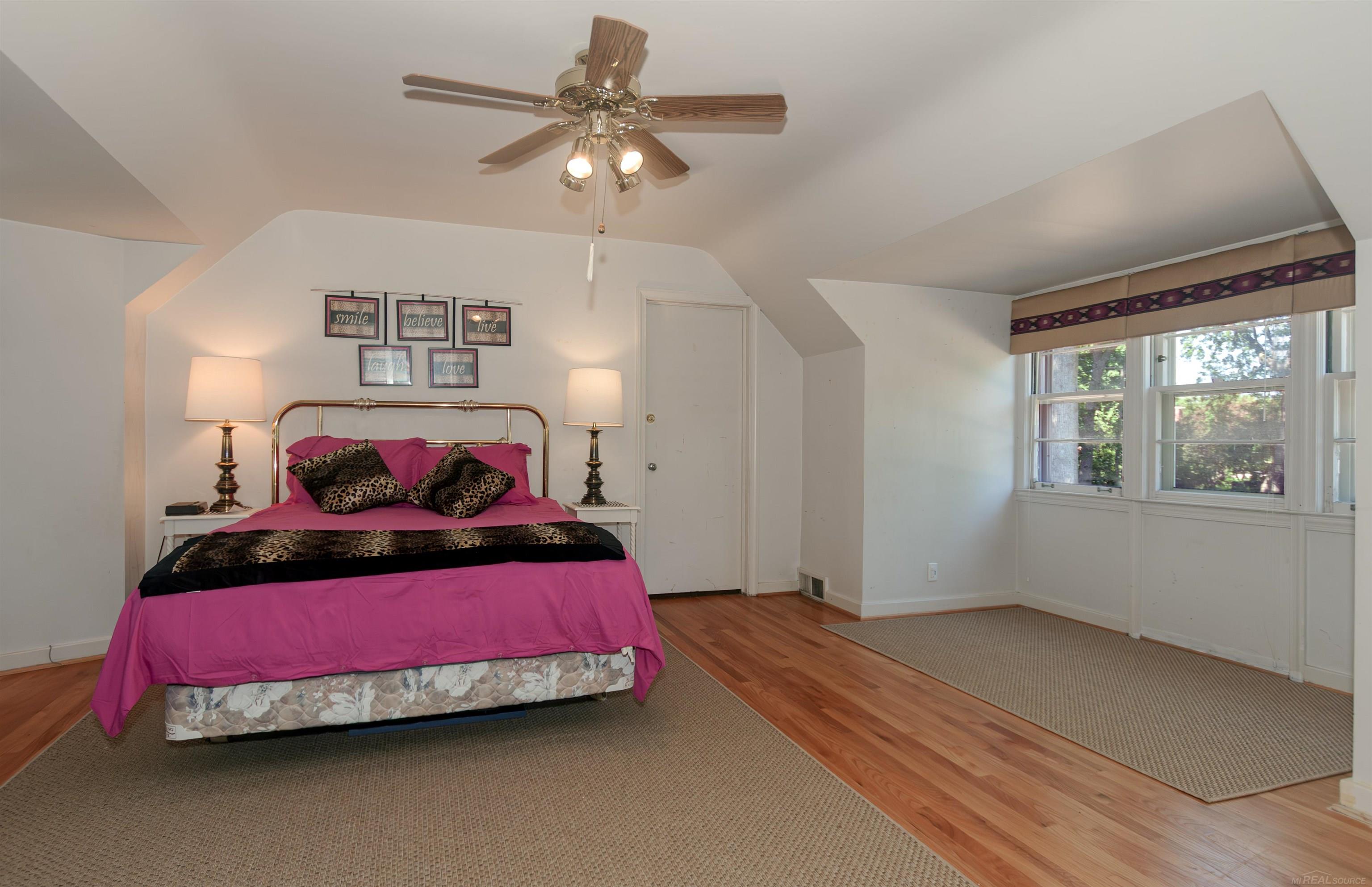 164 Lothrop Road Grosse Pointe, MI 48236 - Photo 39 of 54 50151741-096459a3-1dc1-4187-8f98-7c58907534b9.JPG