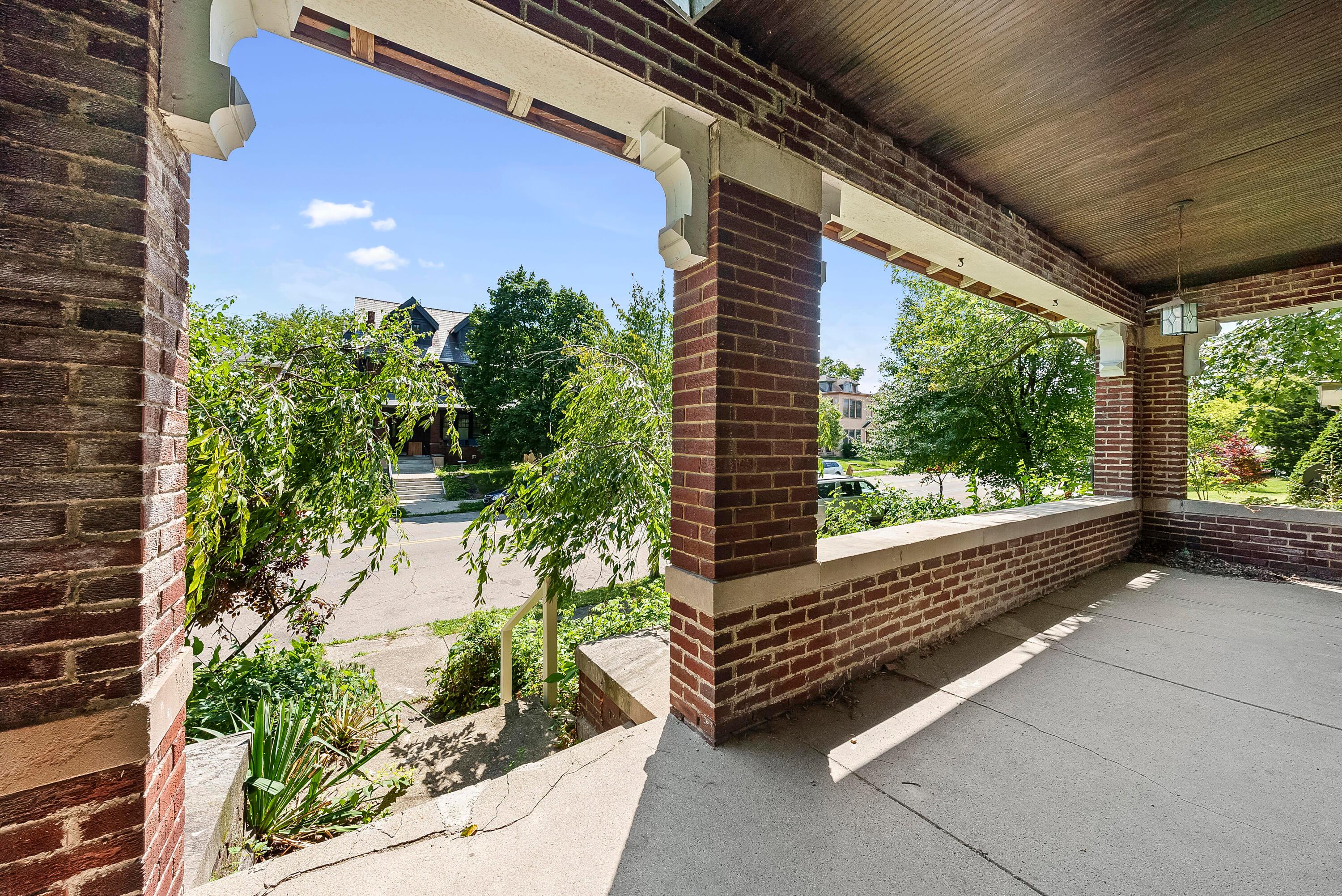 1448 Bryden Road Columbus, OH 43205 - Photo 4 of 65 DSC06109