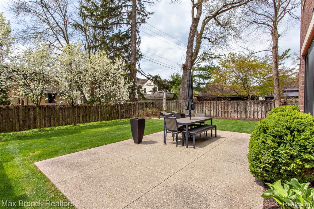 25925 York Road Royal Oak, MI 48067 - Photo 26 of 88