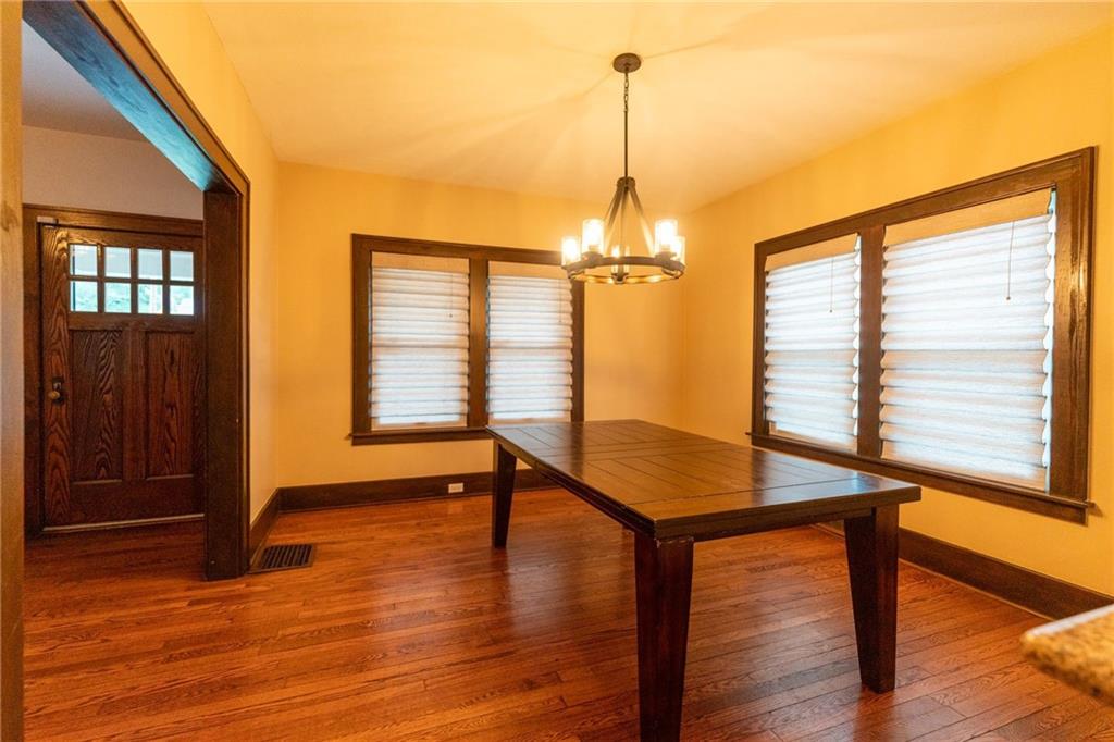 262 Cliffview Road Pittsburgh, PA 15212 - Photo 6 of 14 Dining Room