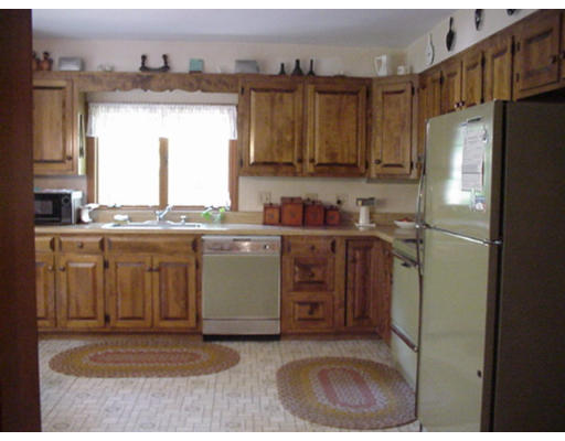 1 Elf Hill Road Amherst, MA 01002 - Photo 4 of 17