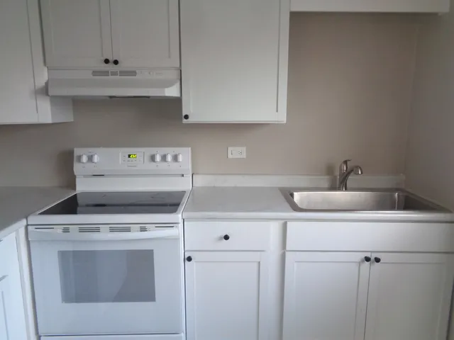 $1,650 | 9644 South Kedzie Avenue, Unit 1, Evergreen Park, IL 60805