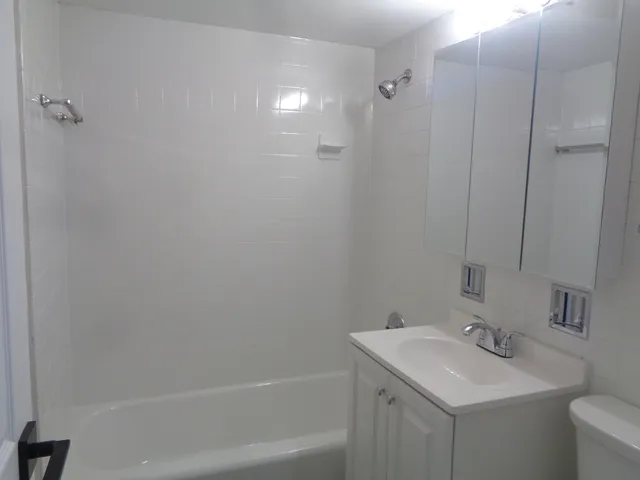 $1,650 | 9644 South Kedzie Avenue, Unit 1, Evergreen Park, IL 60805