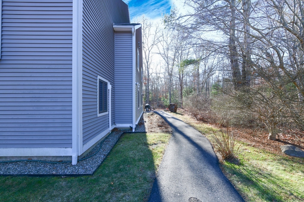 40 Woodrise Road, Unit 40 Falmouth, MA 02540 - Photo 3 of 42