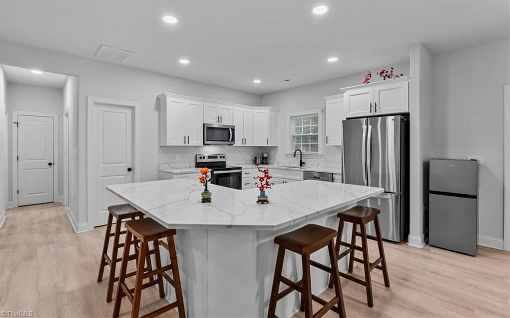 5305 Ridgefall Road Greensboro, NC 27410 - Photo 17 of 48 Gallery Image 17