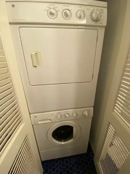356 5th Street Northeast Atlanta, GA 30308 - Photo 34 of 54 a close up view of washer and dryer