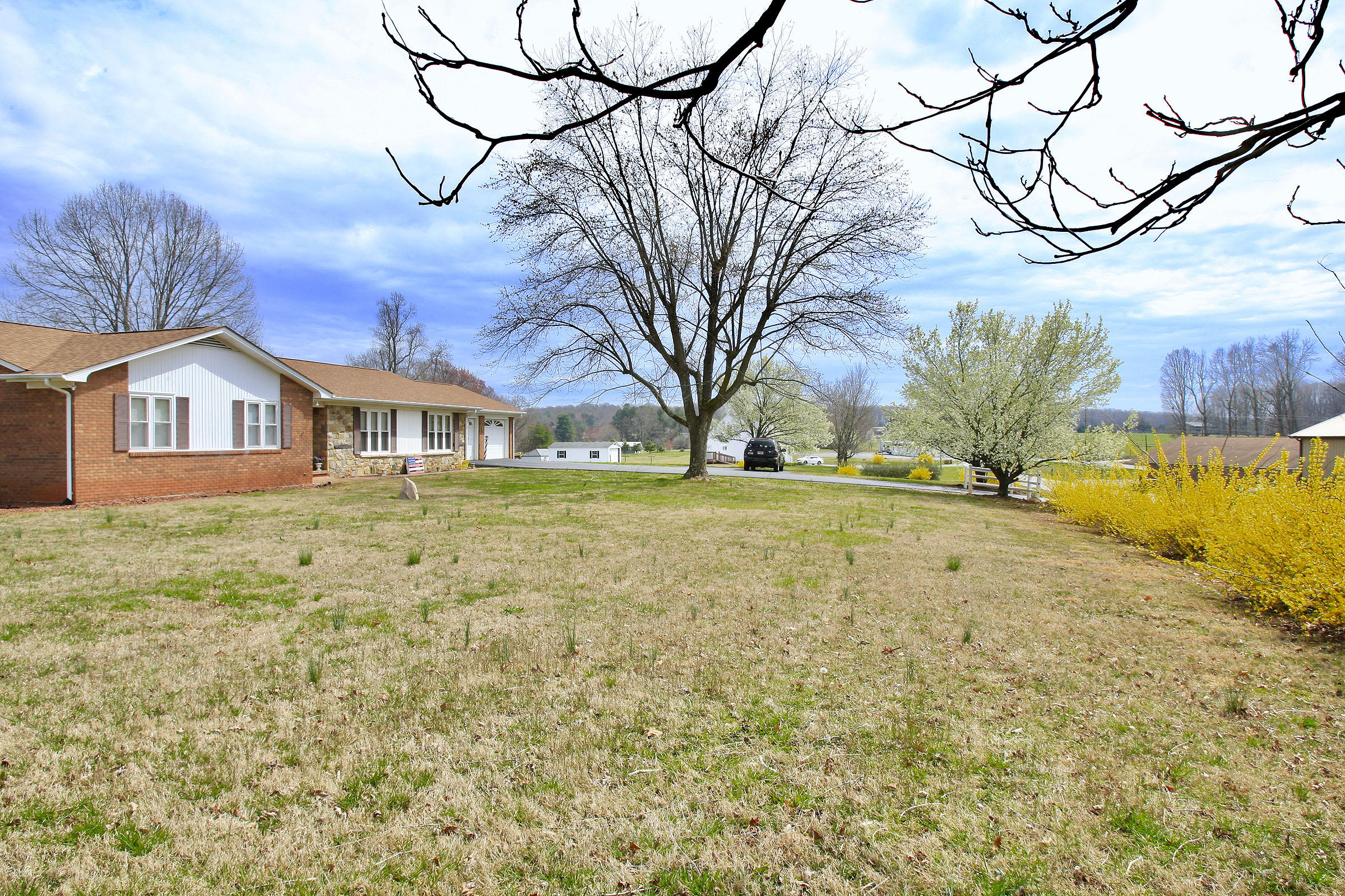 102 Golden View Road Glade Hill, VA 24092 - Photo 11 of 82 _V4B5688