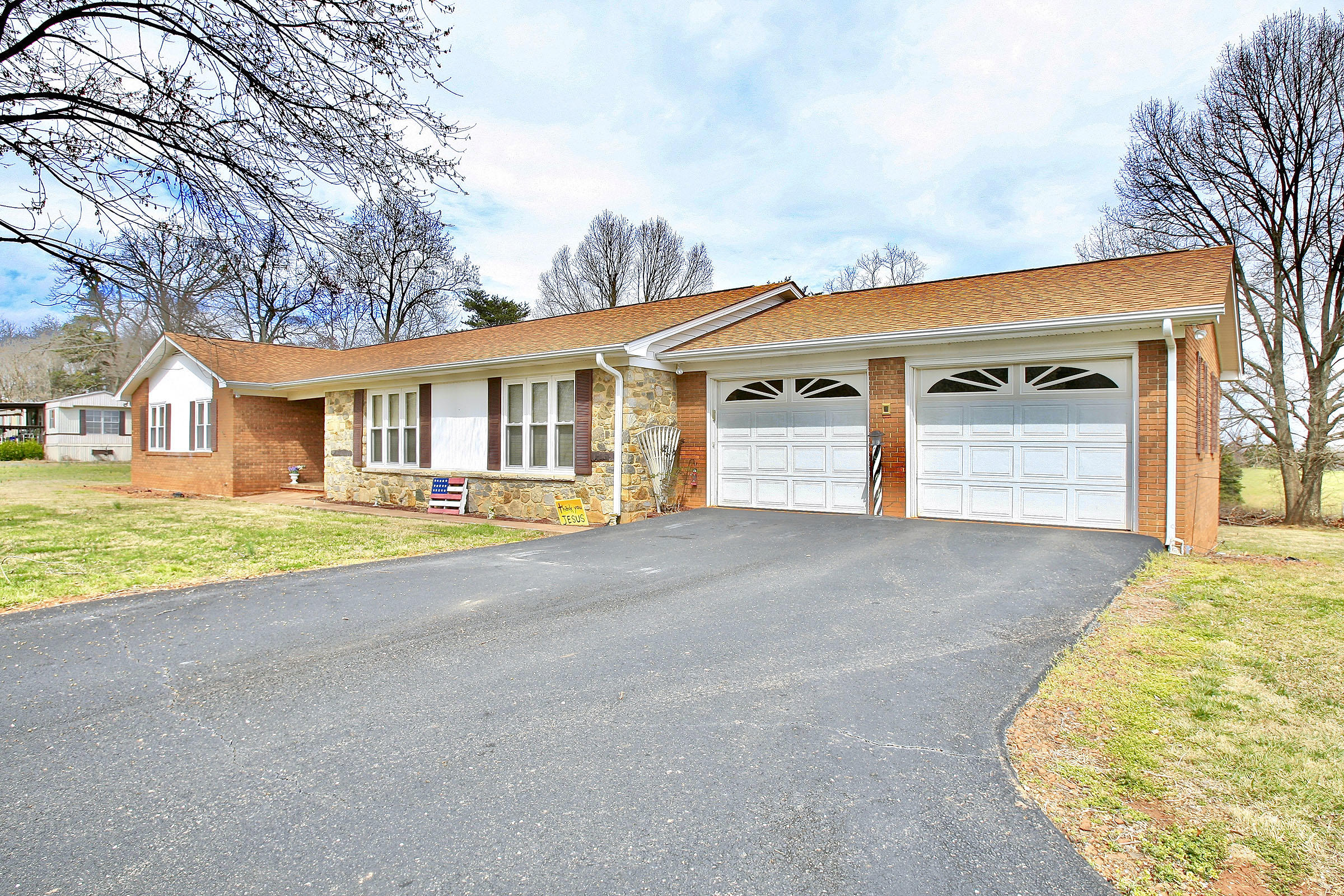 102 Golden View Road Glade Hill, VA 24092 - Photo 12 of 82 _V4B5751