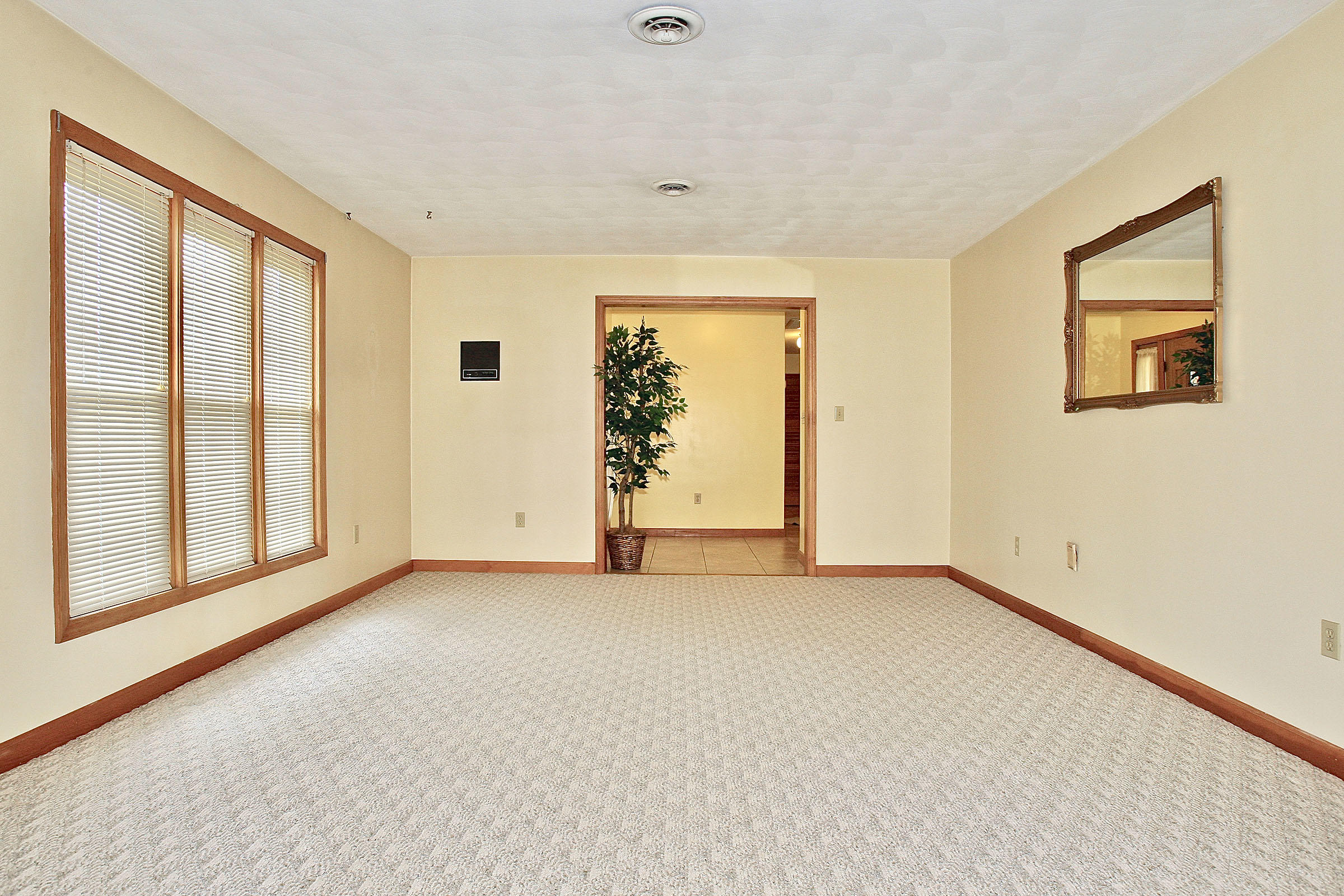 102 Golden View Road Glade Hill, VA 24092 - Photo 20 of 82 Living Room