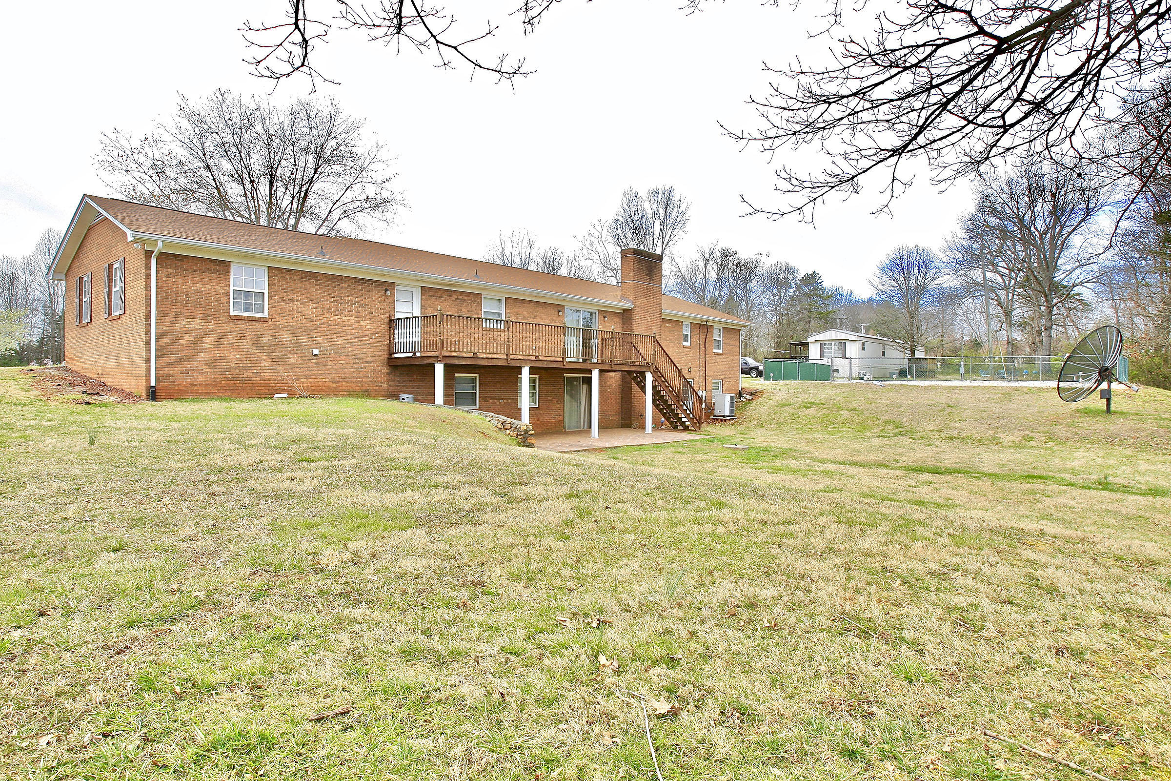 102 Golden View Road Glade Hill, VA 24092 - Photo 5 of 82 _V4B5745