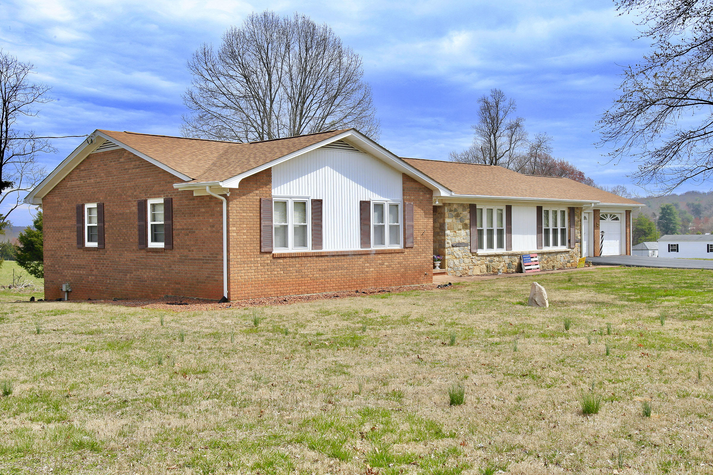 102 Golden View Road Glade Hill, VA 24092 - Photo 6 of 82 _V4B5689
