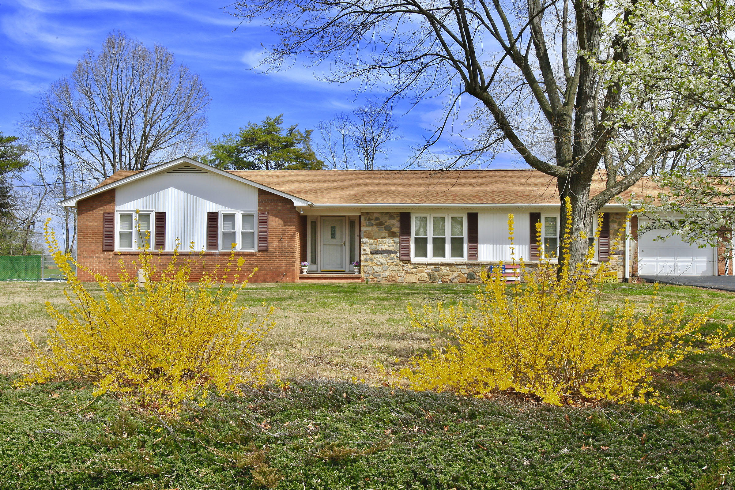 102 Golden View Road Glade Hill, VA 24092 - Photo 7 of 82 _V4B5680