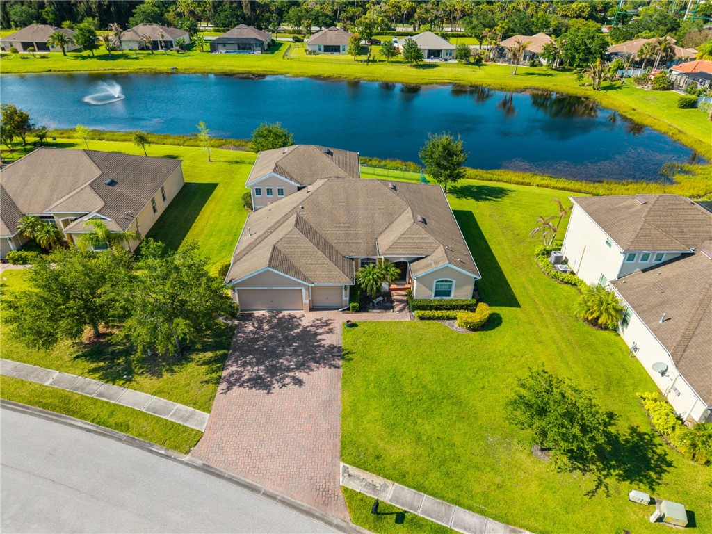 4370 9th Manor Southwest Vero Beach, FL 32968 - Photo 5 of 36