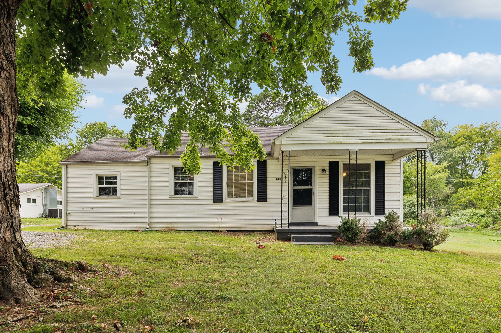 659 Lock 4 Road Gallatin, TN 37066 - Photo 2 of 27 Gallery Image 2